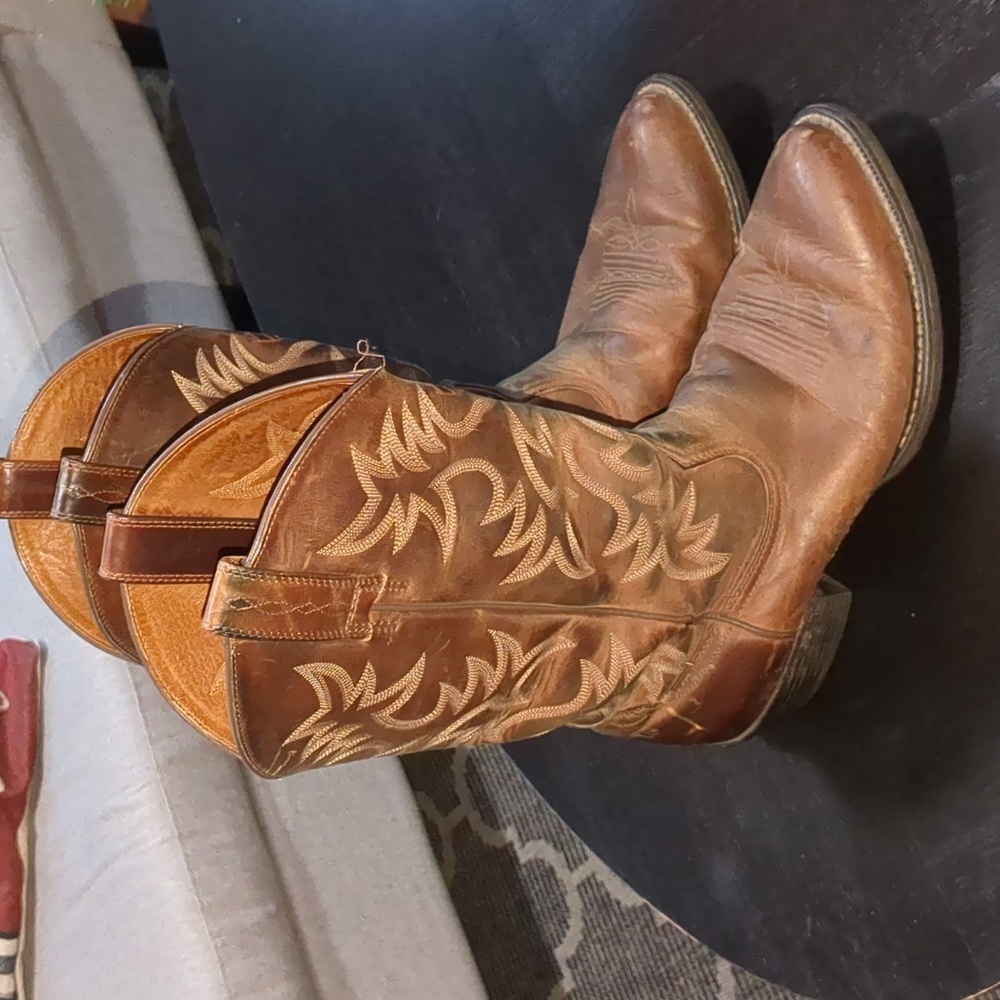 Men’s Ariat size-10D Brown Leather Cowboy Boots - Picture 3 of 17